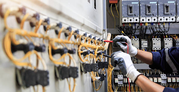Professional Electrician technician working in Harrisburg, OR